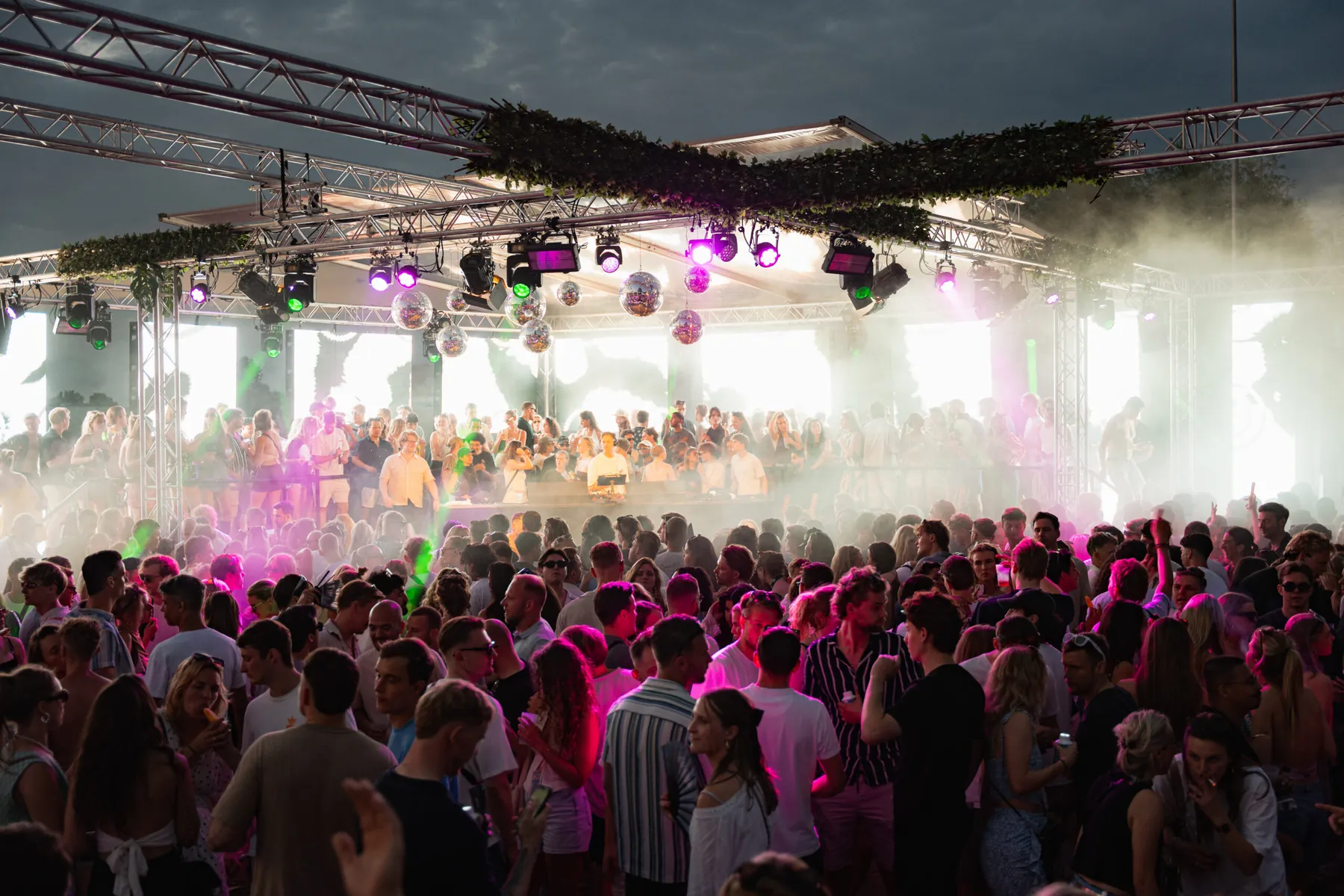 Publiek tijdens een evenement waarvoor SVD Marketing de strategie ontwikkelde
